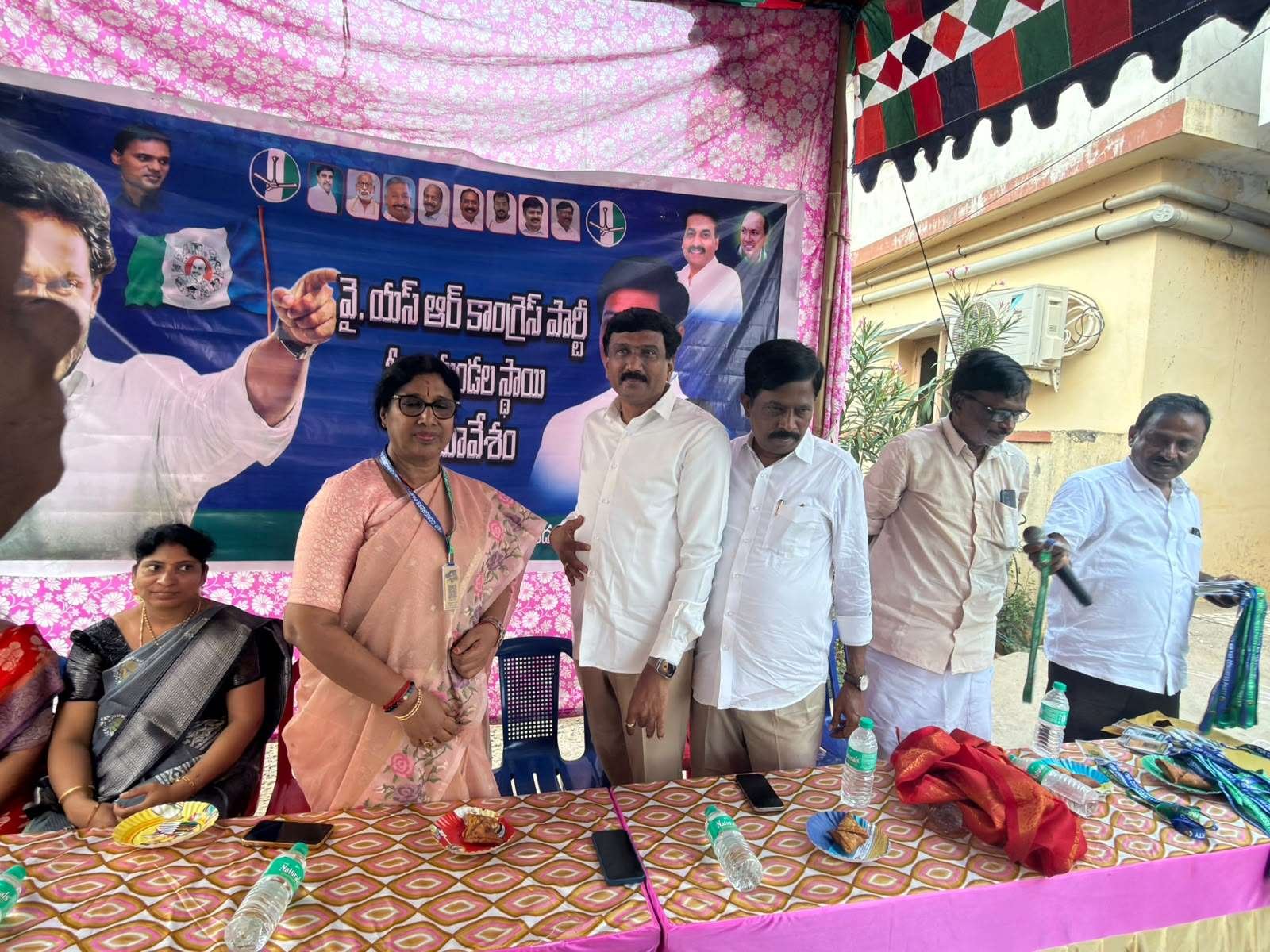 స్థానిక సంస్థల ఎన్నికల్లో పార్టీ శ్రేణులు ఐక్యంగా పనిచేయాలి:మాజీ ఎమ్మెల్యే కిలివేటి